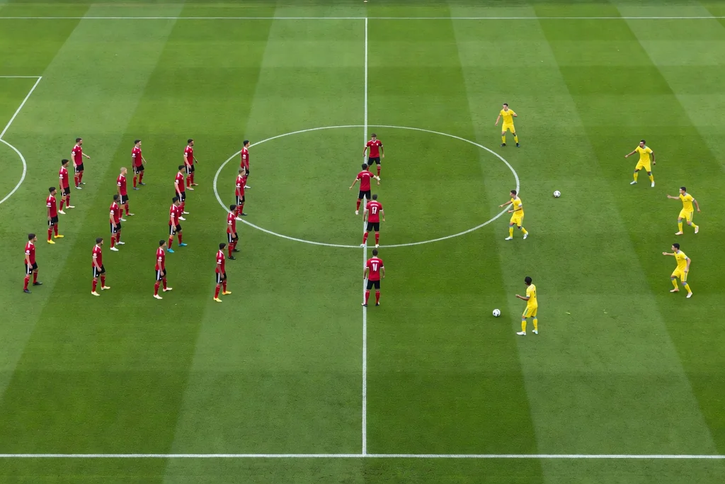 4-3-3 пен 3-5-2: салыстырмалы талдау